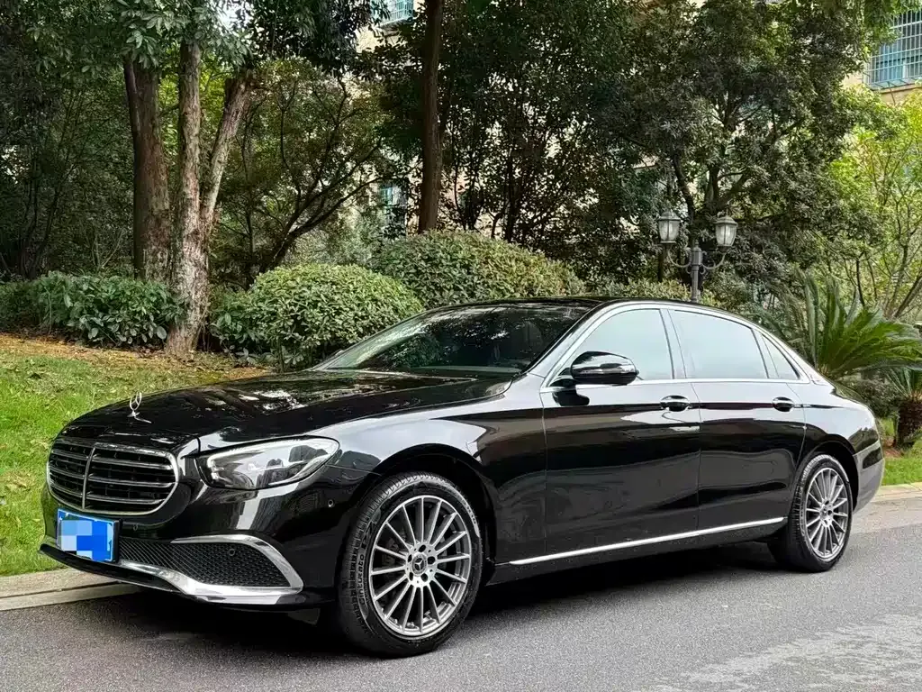 Mercedes-Benz E-Class — фото 3