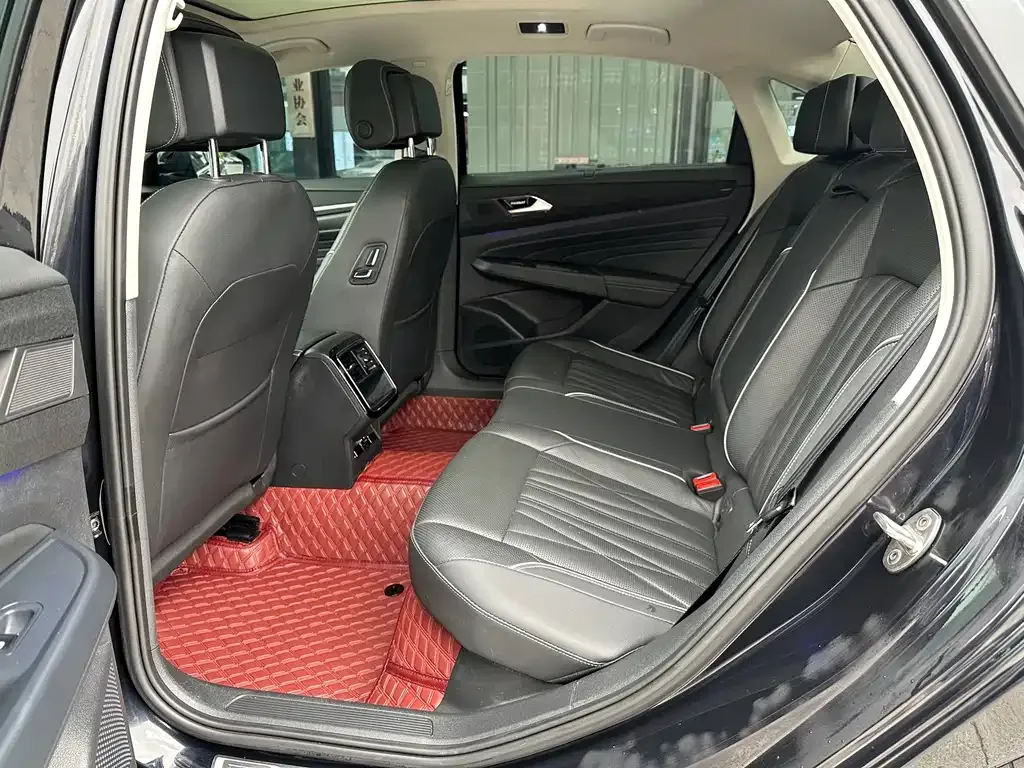 Volkswagen Passat — фото 5