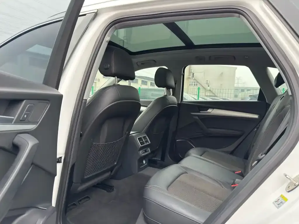 Audi Q5L 2021 из CN, фото 5
