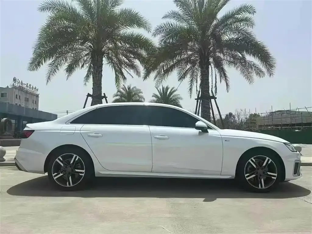 Audi A4L 2021 из CN, фото 4