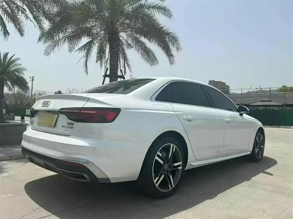 Audi A4L 2021 из CN, фото 6