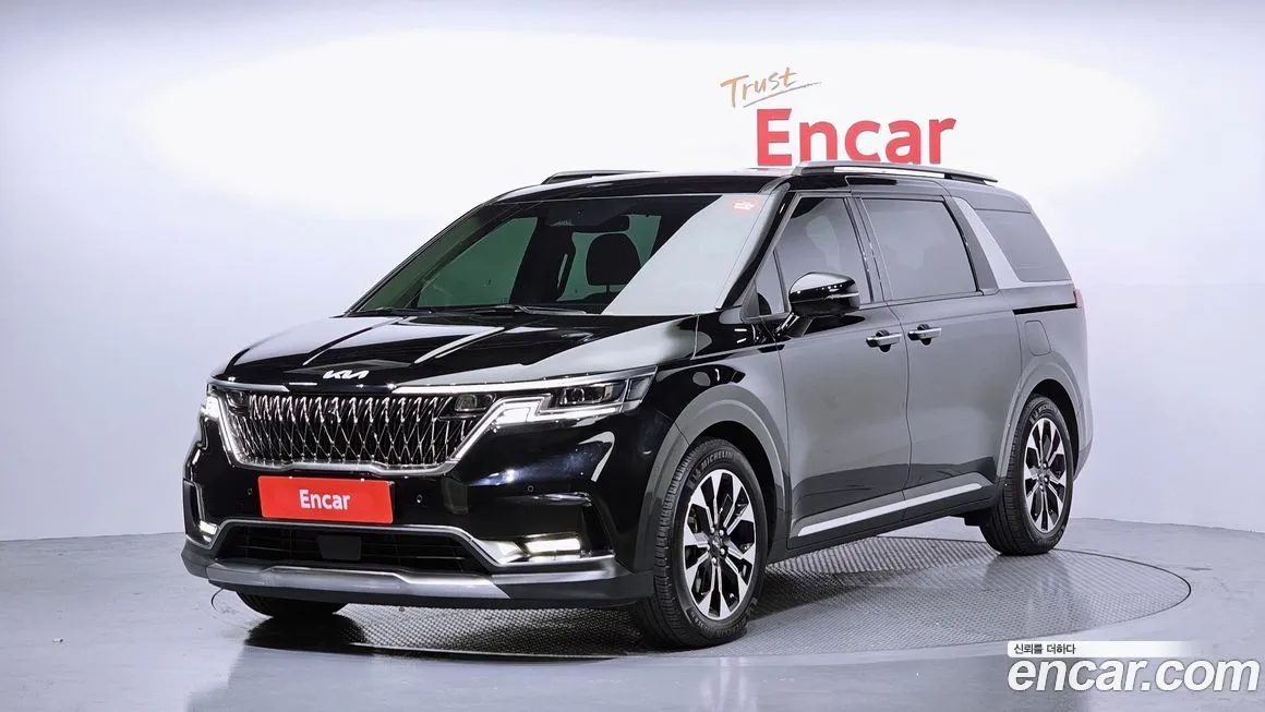 Kia Carnival — фото 1