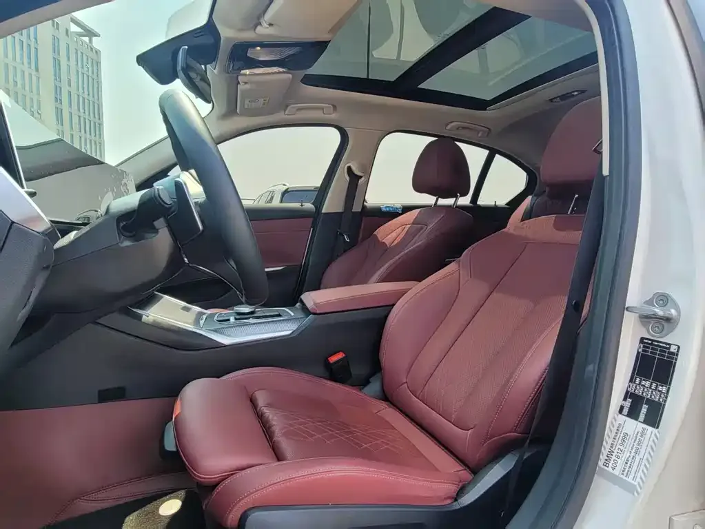 BMW 3 Series 2024 из CN, фото 6