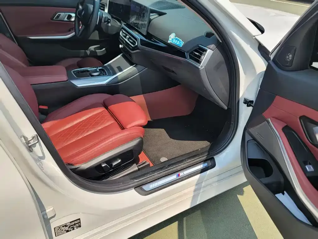 BMW 3 Series 2024 из CN, фото 9