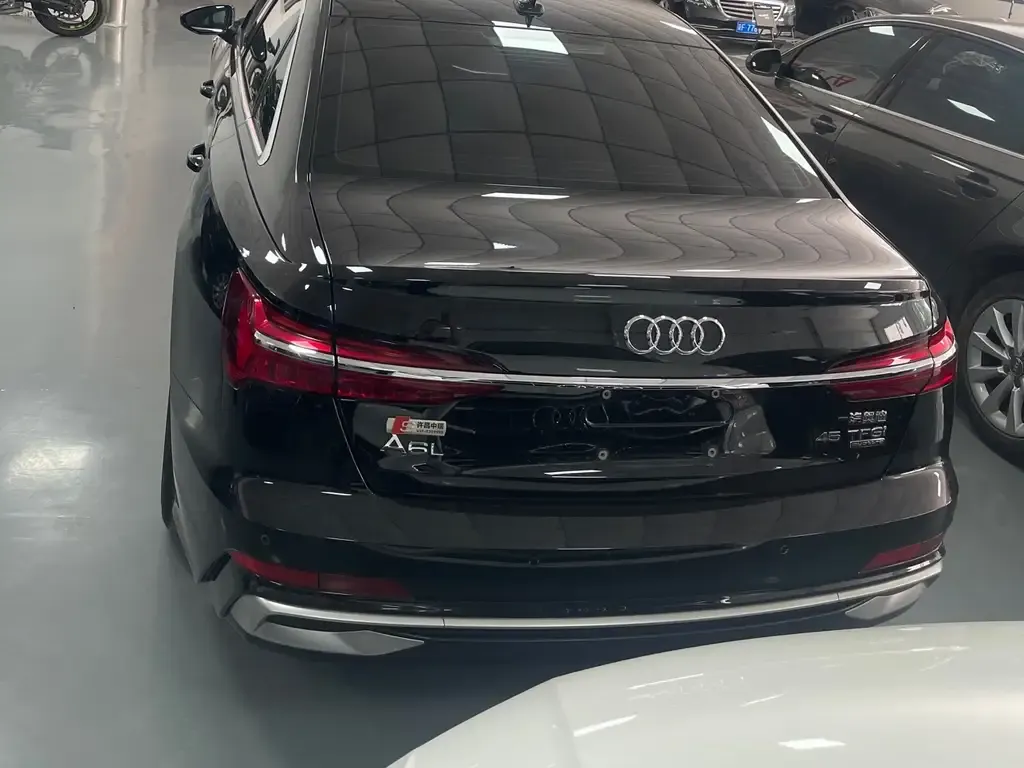 Audi A6L 2023 из CN, фото 3