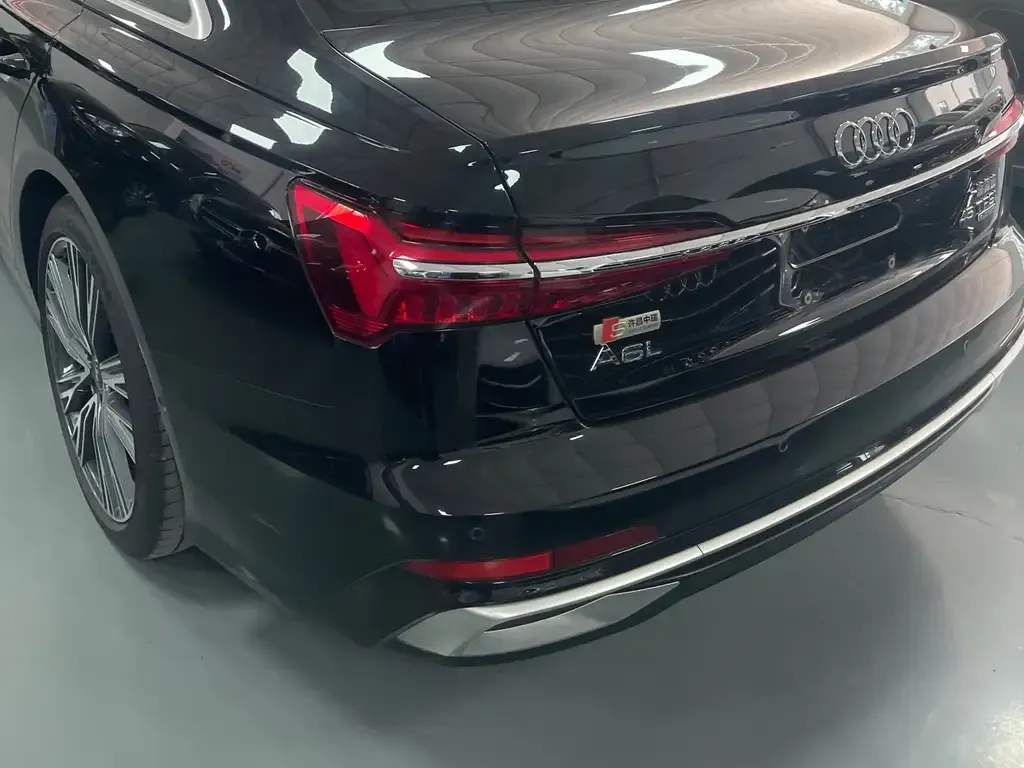 Audi A6L 2023 из CN, фото 4