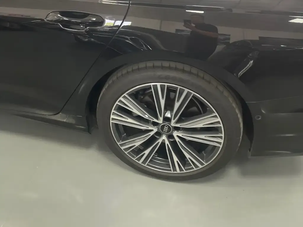 Audi A6L 2023 из CN, фото 5