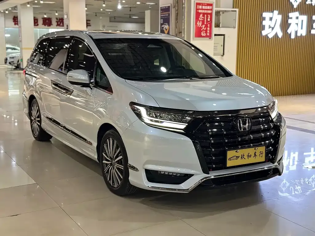 Honda Elysion 2024 из CN, фото 3