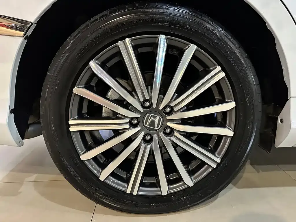 Honda Elysion 2024 из CN, фото 7
