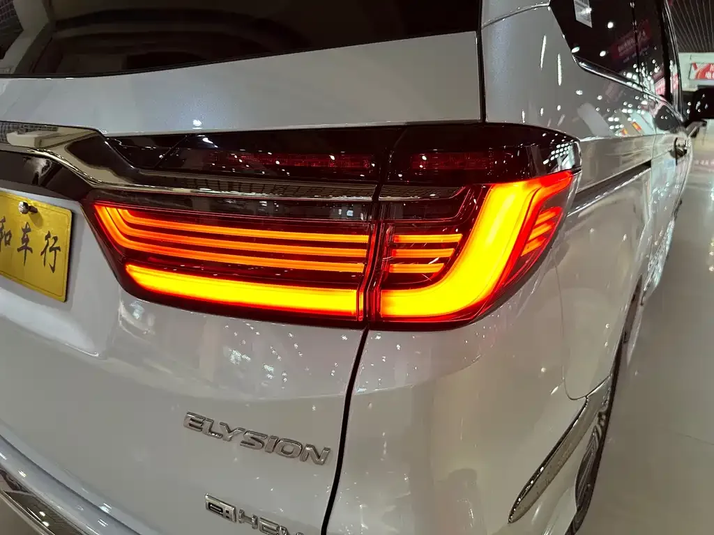 Honda Elysion 2024 из CN, фото 8