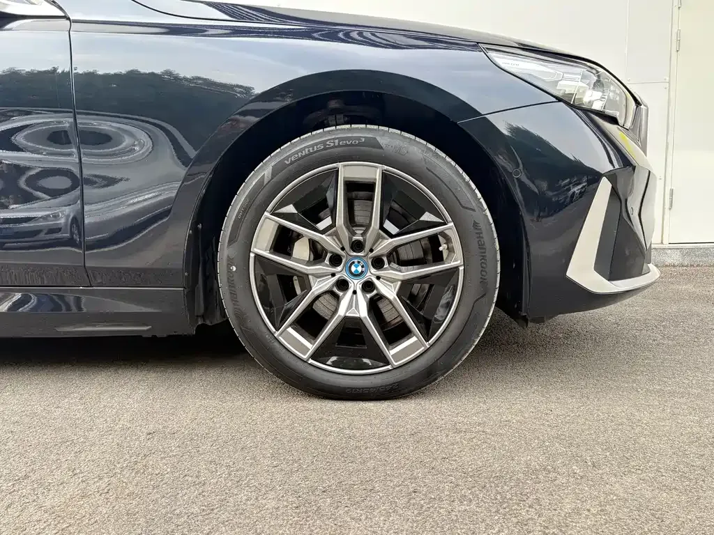 BMW i5 2024 из CN, фото 4