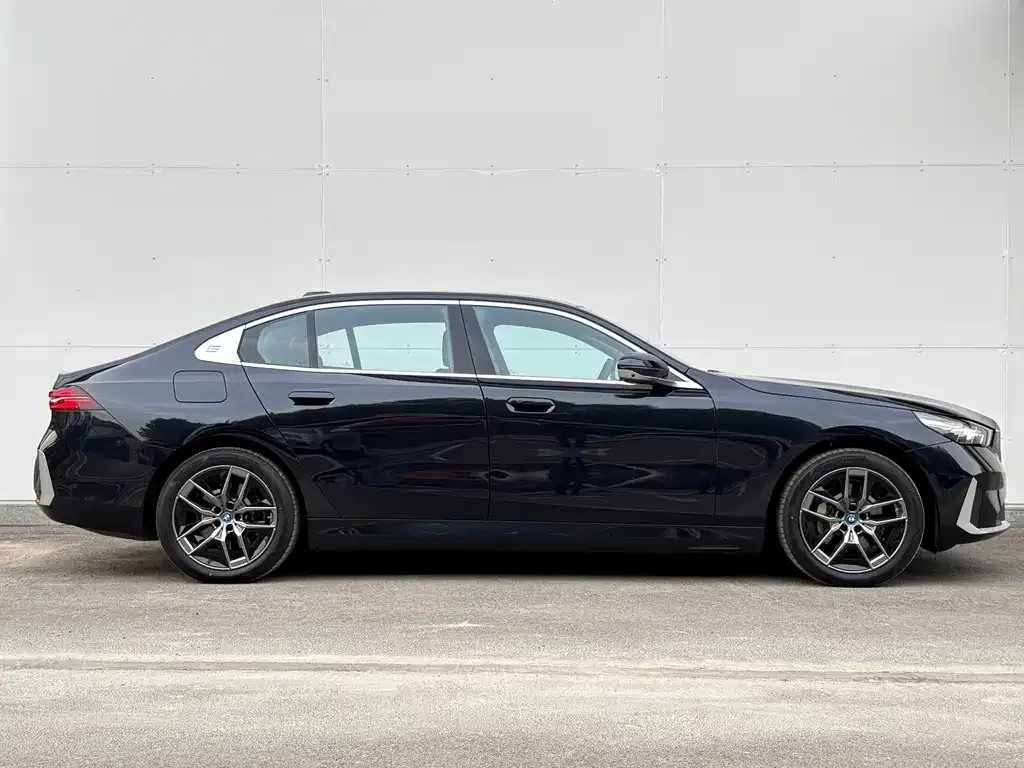 BMW i5 2024 из CN, фото 8