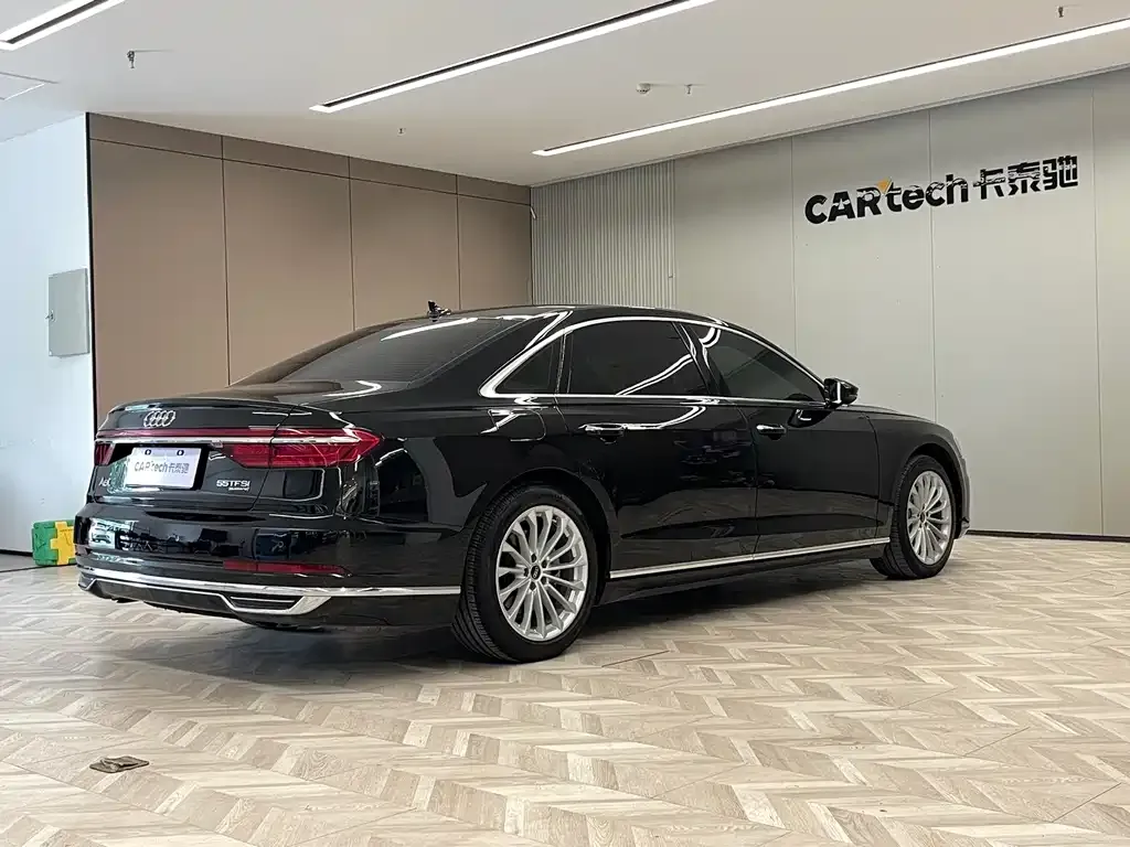 Audi A8 2022 из CN, фото 5