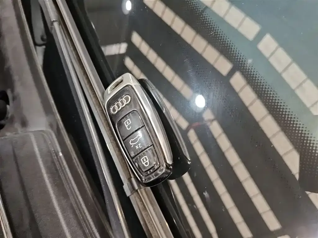 Audi A6L 2023 из CN, фото 9