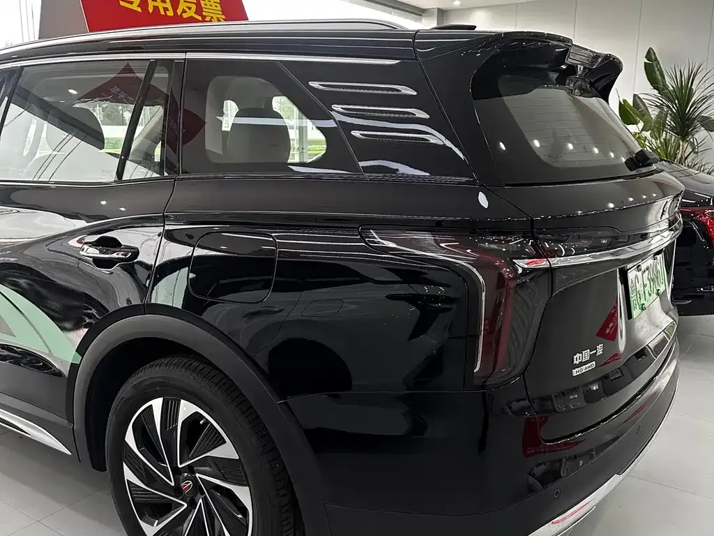Hongqi HS7 PHEV — фото 4