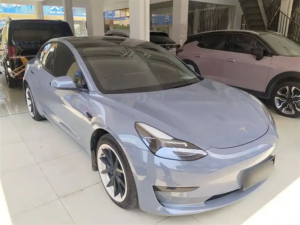 Tesla Model 3 — фото 4