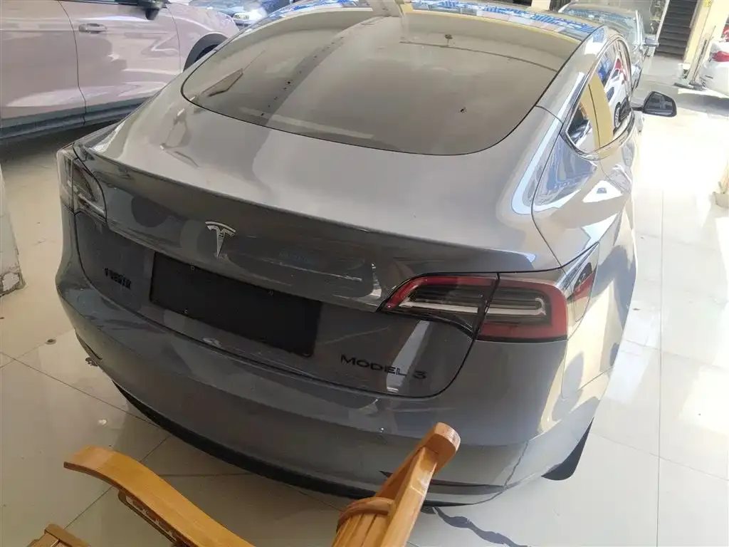 Tesla Model 3 — фото 6