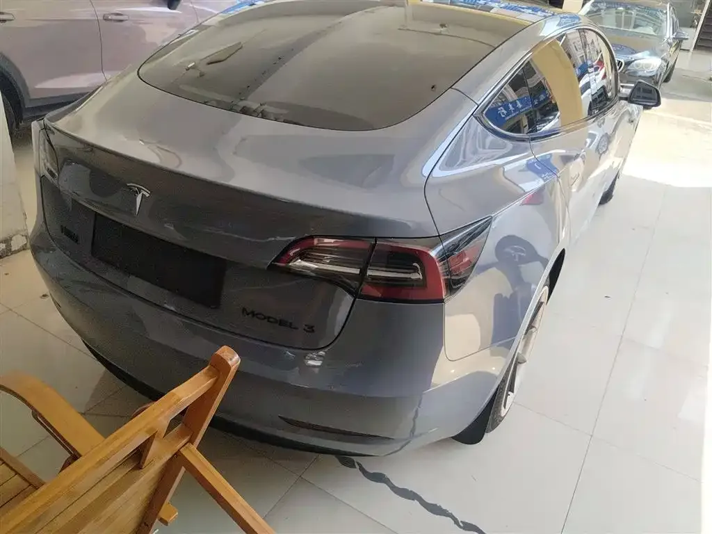 Tesla Model 3 — фото 7