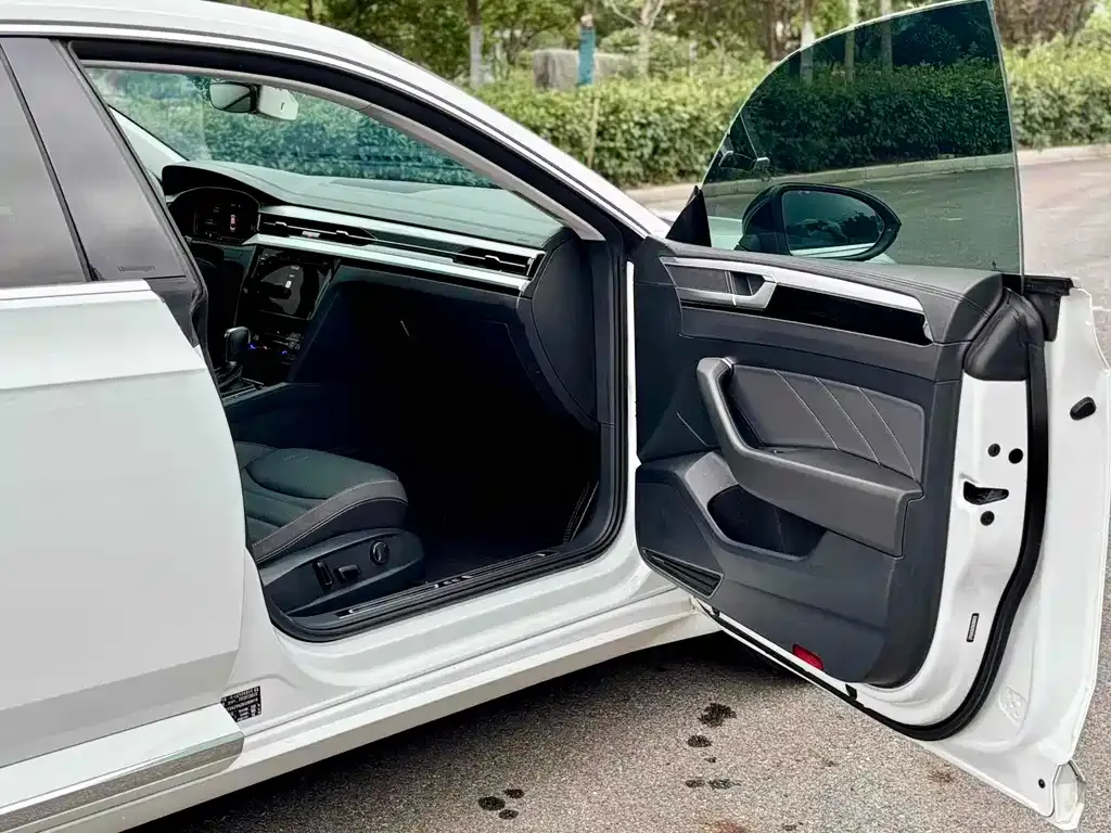 Volkswagen CC 2022 из CN, фото 10