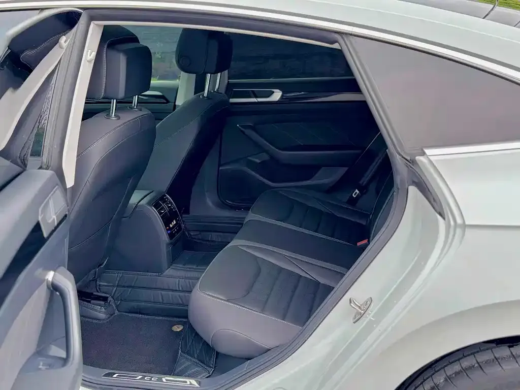 Volkswagen CC 2022 из CN, фото 6