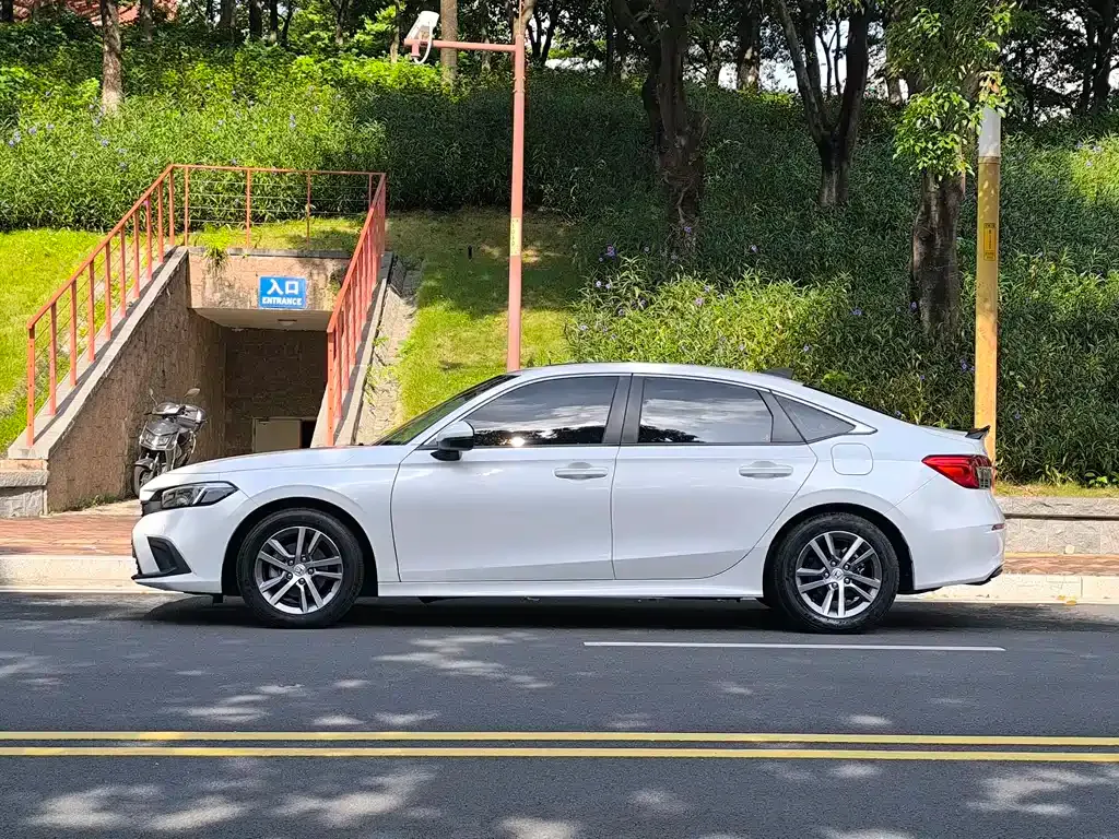 Honda Civic — фото 8