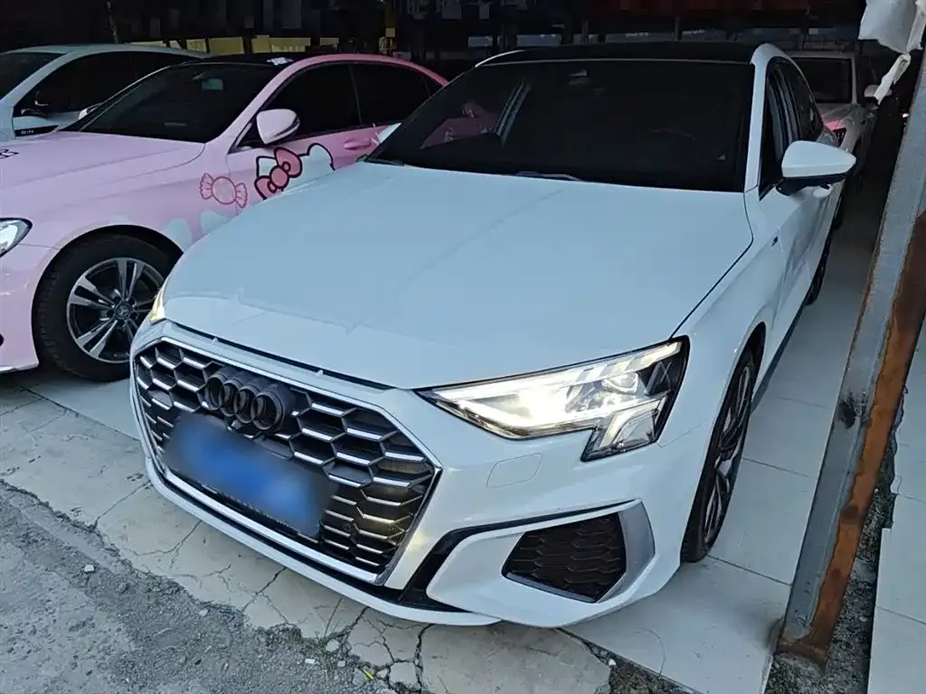 Audi A3 2023 из CN, фото 1