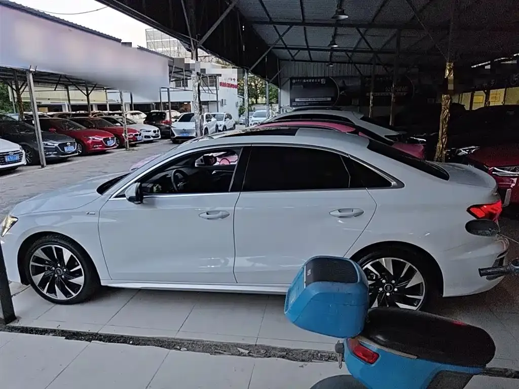 Audi A3 2023 из CN, фото 5