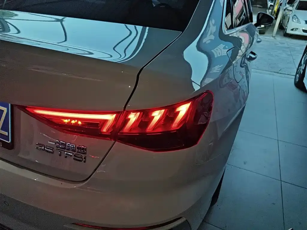 Audi A3 2023 из CN, фото 8