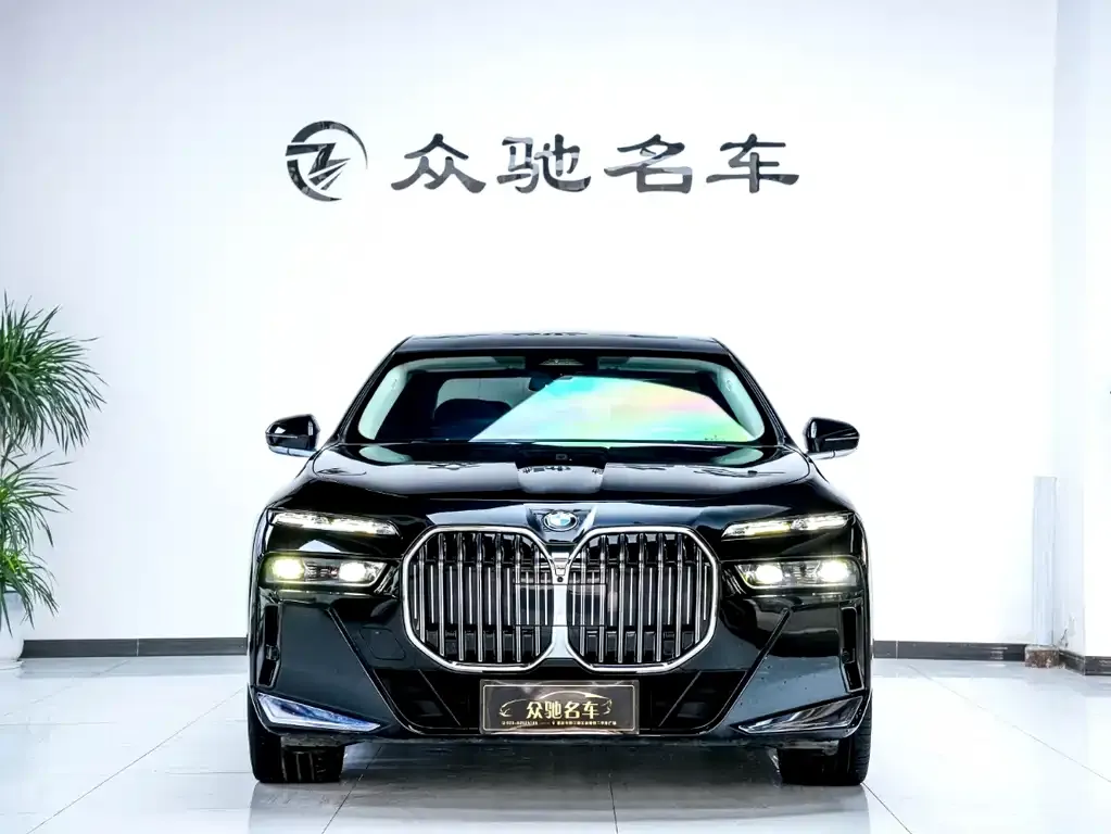 BMW 7 Series — фото 2