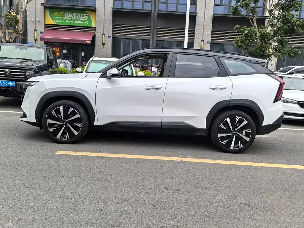 Geely Boyue L 2023 из CN, фото 4