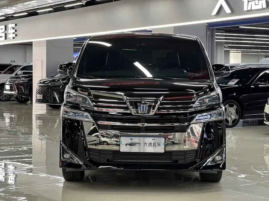 Toyota Vellfire — фото 2