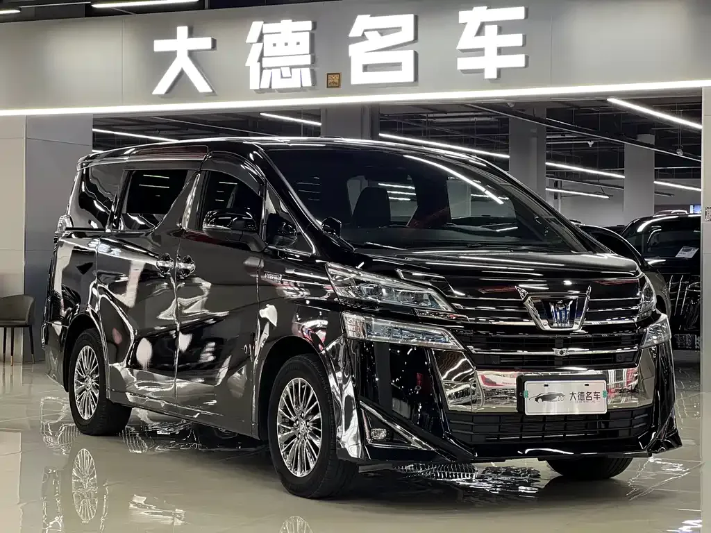 Toyota Vellfire — фото 3