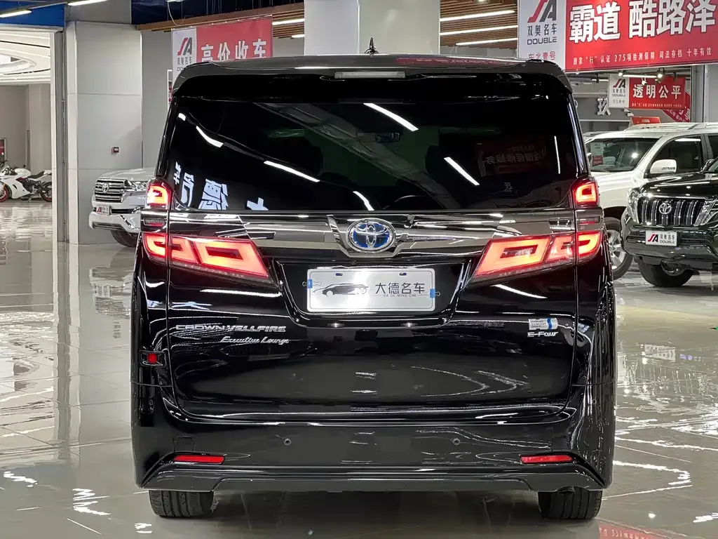 Toyota Vellfire — фото 5