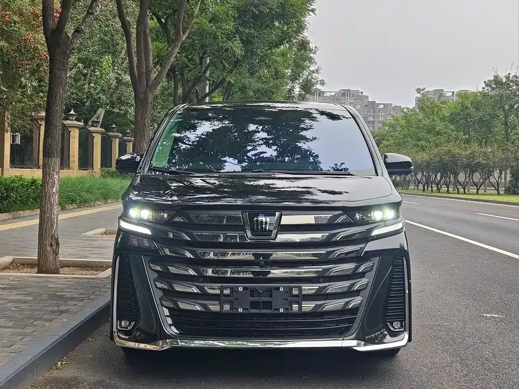 Toyota Vellfire — фото 4