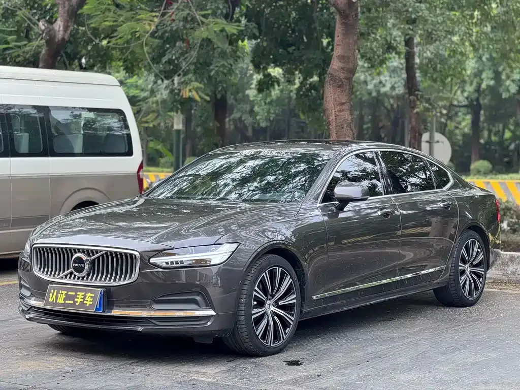 Volvo S90 2023 из CN, фото 1