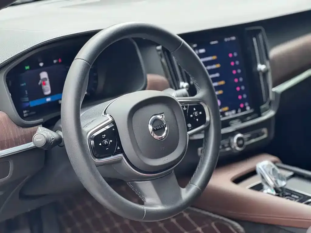 Volvo S90 2023 из CN, фото 4