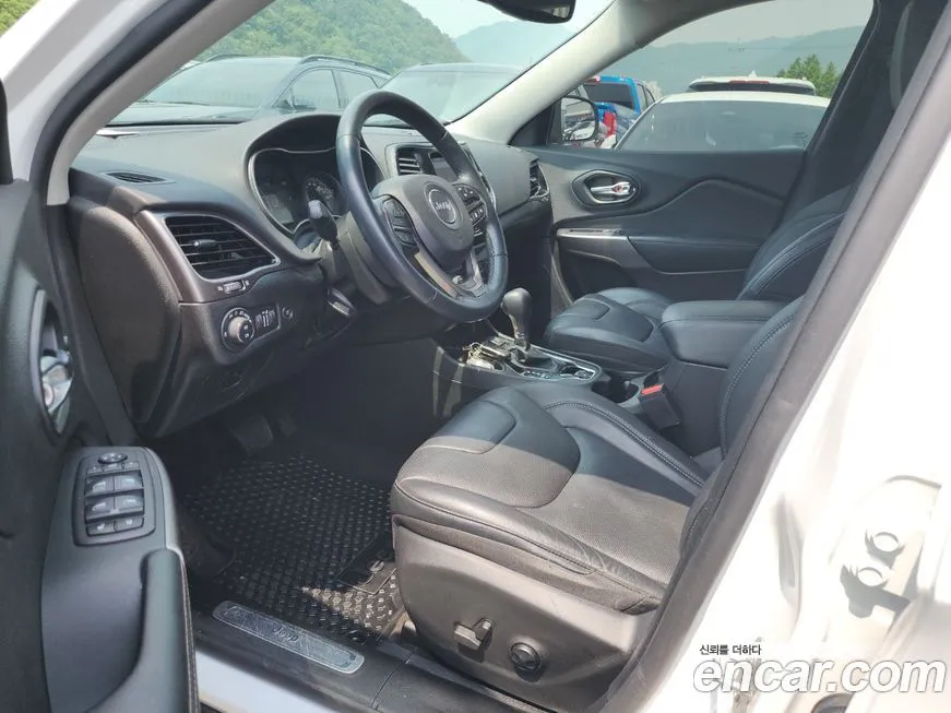 Jeep Cherokee 2021 из KR, фото 10