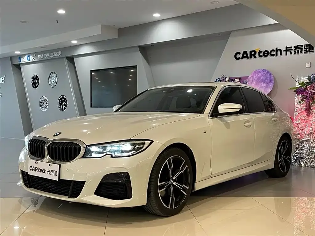 BMW 3 Series 2022 из CN, фото 1