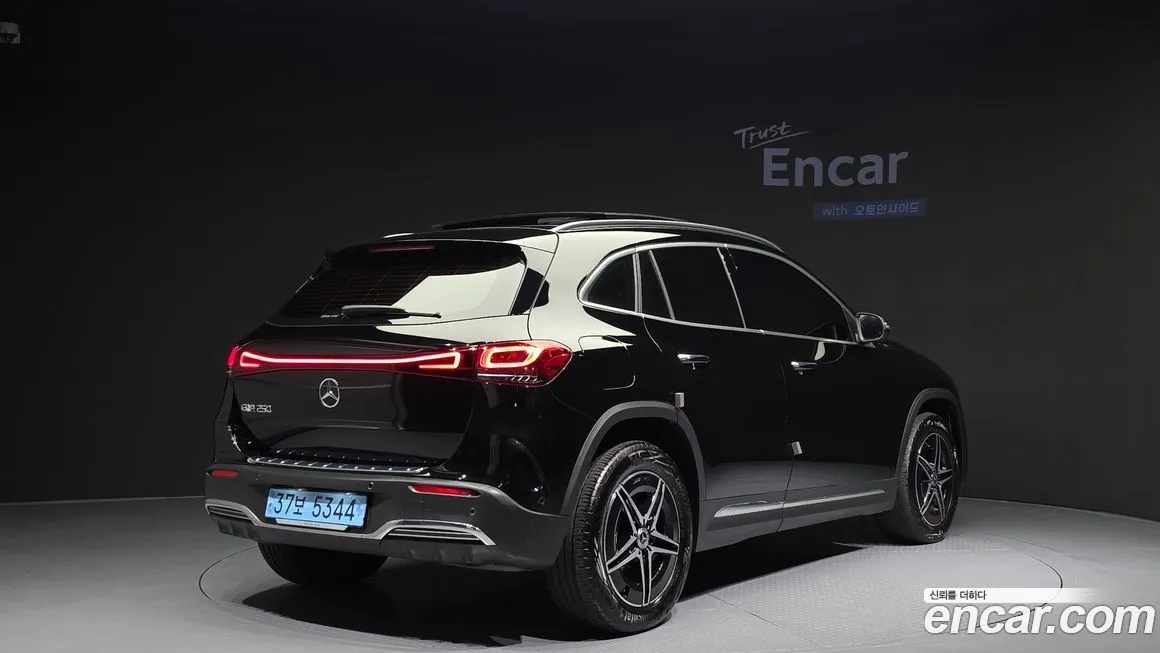 Mercedes-Benz EQA — фото 2