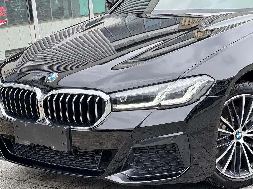 BMW 5 Series — фото 2