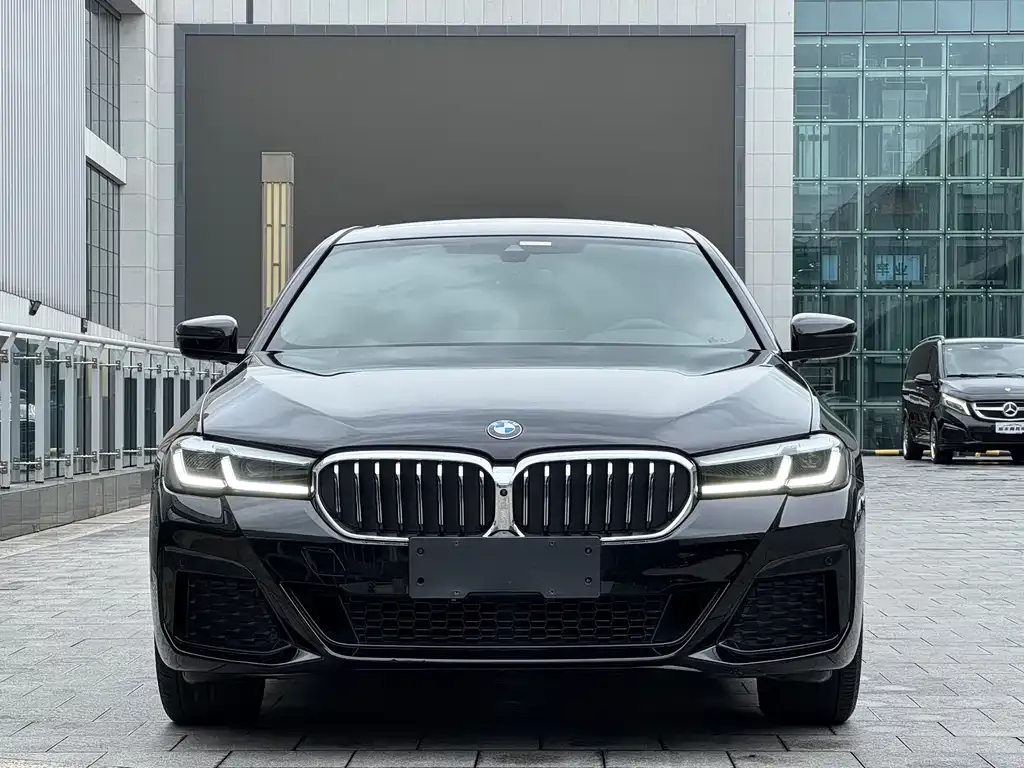 BMW 5 Series — фото 3