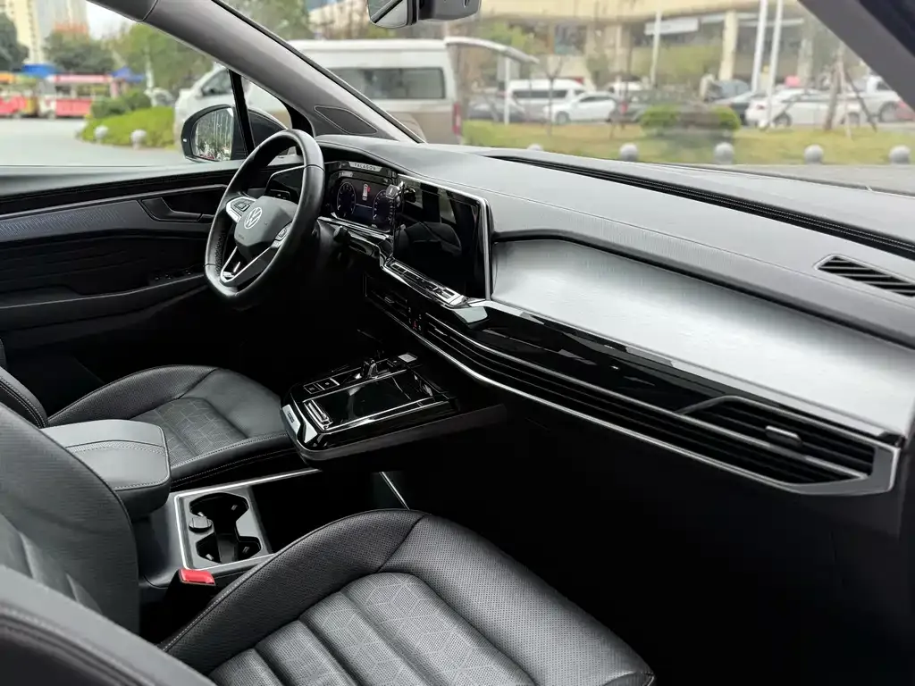 Volkswagen Talagon 2023 из CN, фото 10