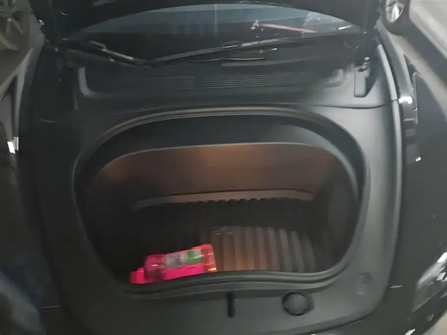 Tesla Model 3 — фото 10