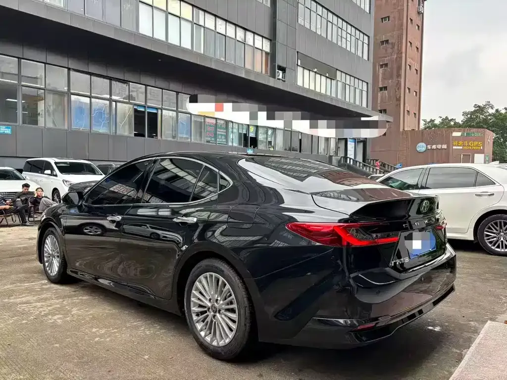 Toyota Camry — фото 7