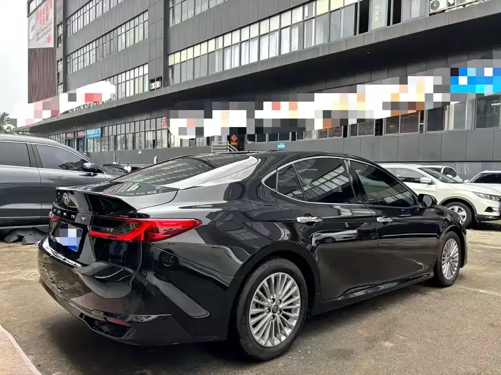 Toyota Camry — фото 9