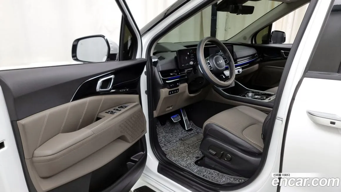 Kia Carnival — фото 10