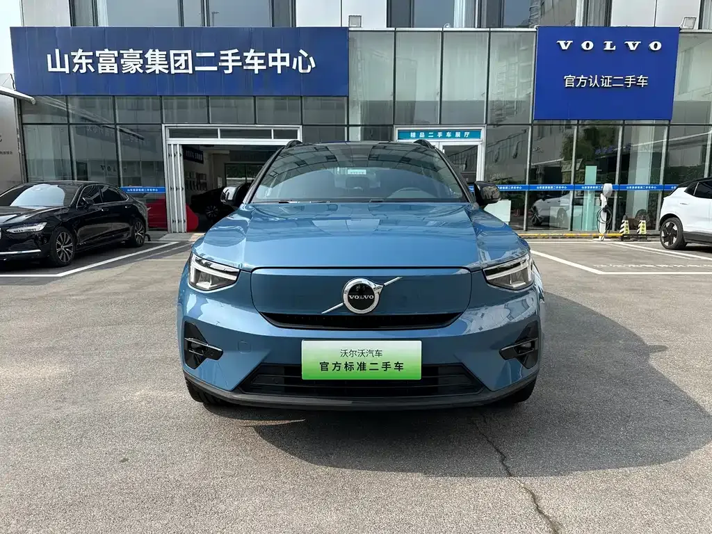 Volvo XC40 NEV — фото 2