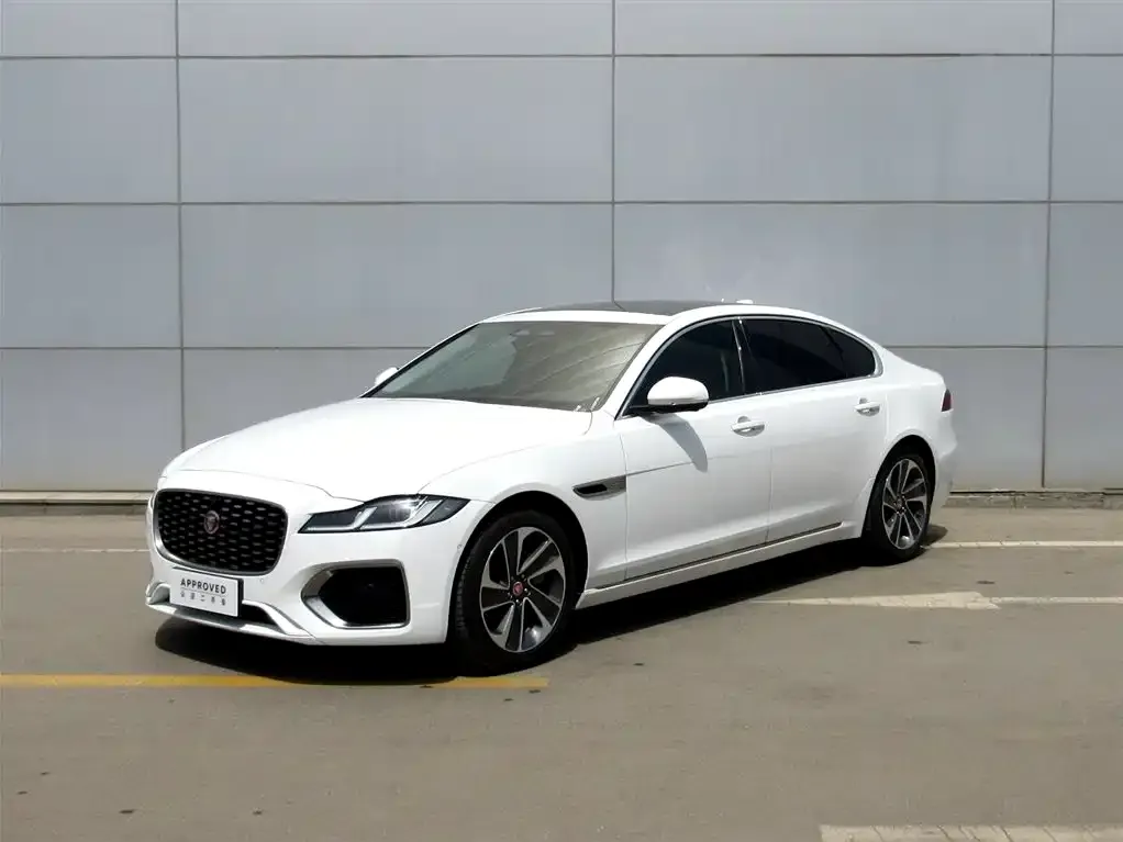 Jaguar XFL — фото 1