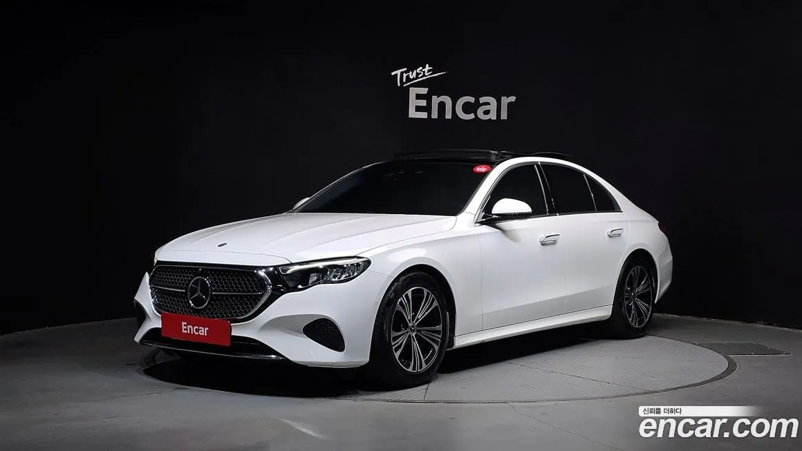 Mercedes-Benz E-Class — фото 1