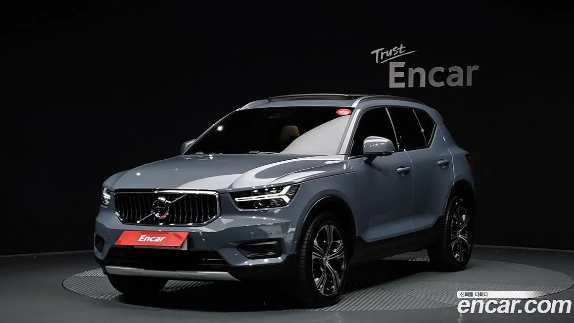 Volvo XC40 — фото 1